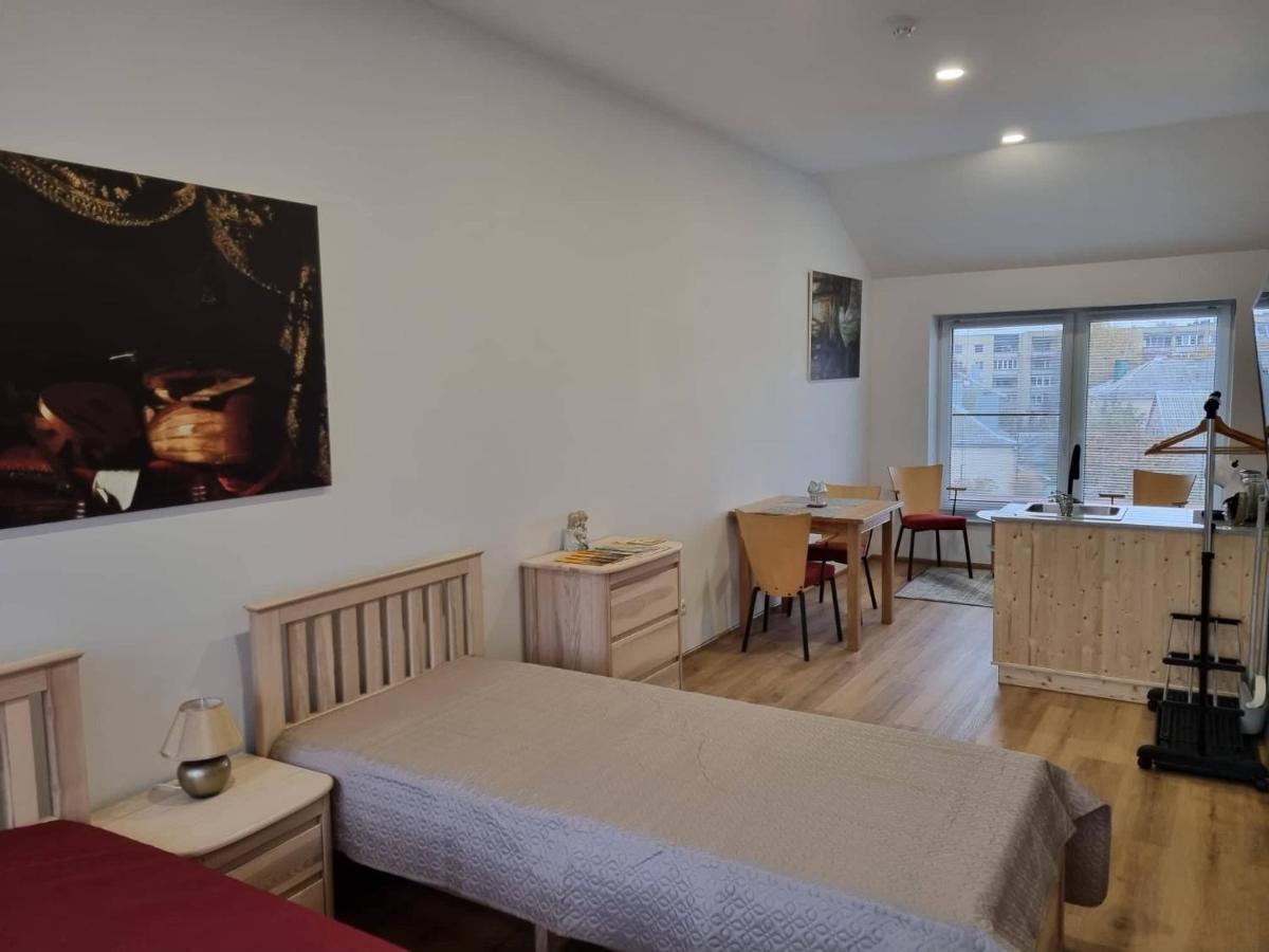 Neris Apartments โชเล ภายนอก รูปภาพ